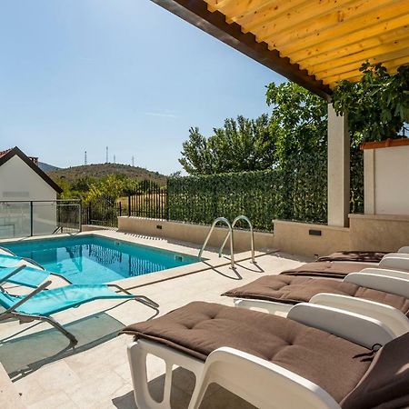 Ferienwohnung House Luce With Pool Čisla Exterior foto