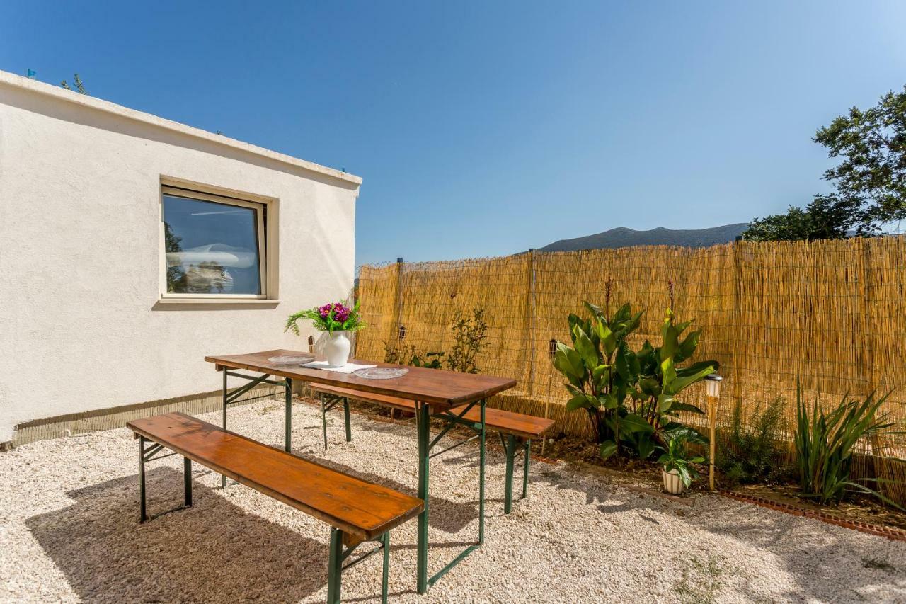 Ferienwohnung House Luce With Pool Čisla Exterior foto
