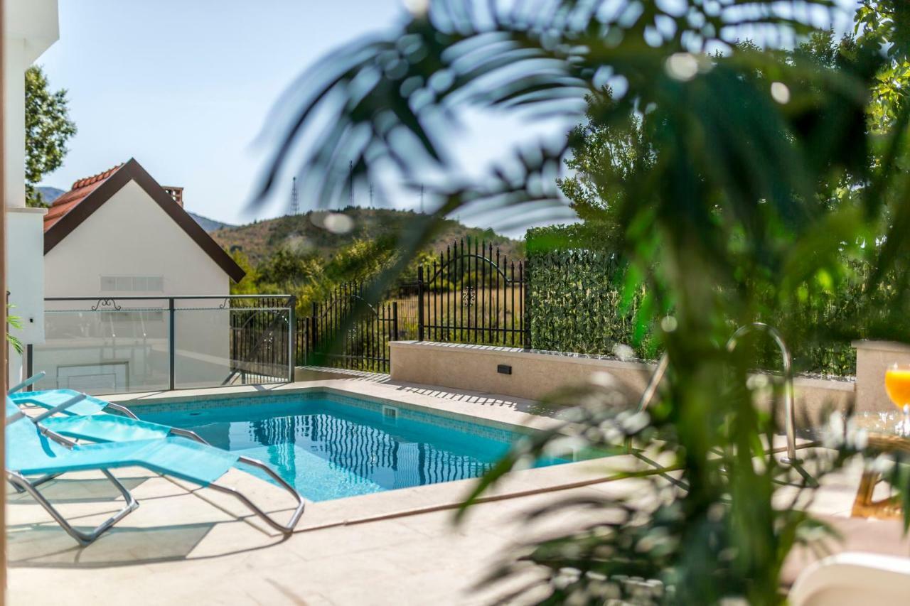 Ferienwohnung House Luce With Pool Čisla Exterior foto