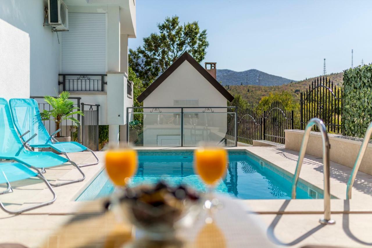 Ferienwohnung House Luce With Pool Čisla Exterior foto